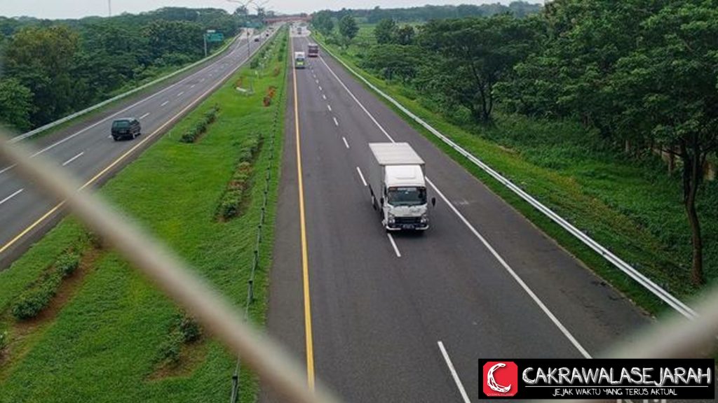 Bapak dan Anak Diturunkan di Tol Cipali Saat Mudik ke Indramayu!