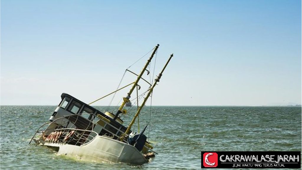 Perahu Terbalik di California 3 Tewas & 9 Masih Dicari!