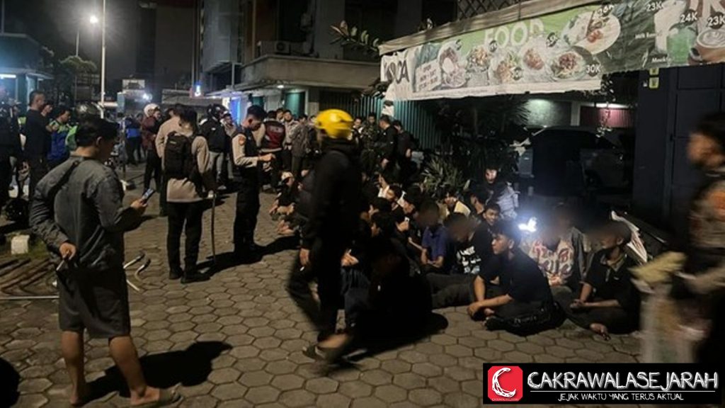 47 Remaja Terlibat Tawuran di Jakbar, Celurit Sinte Barang Bukti!