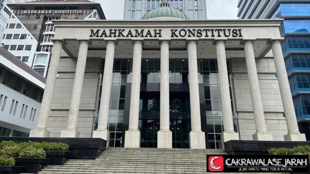 Konflik Memuncak! DPR Vs MK soal Putusan Pisah Pemilu!