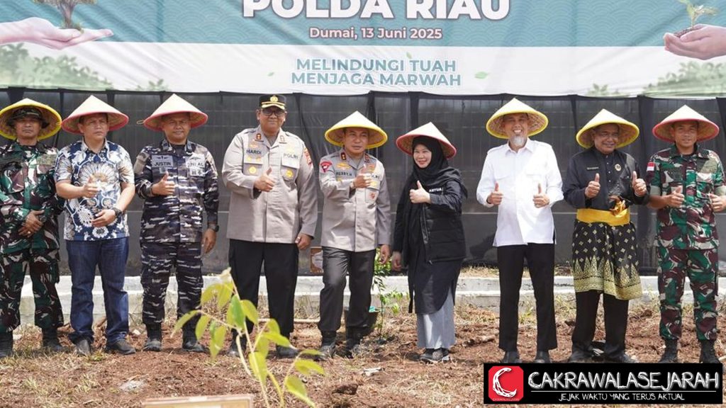 Green Santri Dumai Tanam 15 Pohon Bonus untuk Bumi