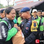Polres Bekasi Exclusive Beri 150 Paket Sembako ke Ojol