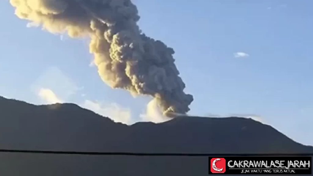 Mystery Dentuman Keras Erupsi 1 Gunung Marapi
