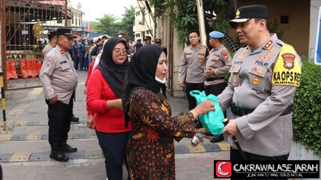 Kapolres Priok dan Mystery 420 Paket Bansos Ojol