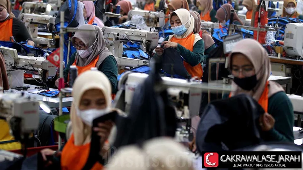 Manufaktur Berkembang, Lapangan Kerja Stagnan!